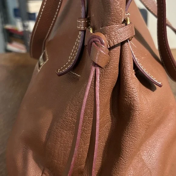 Dooney & Bourke Milk Chocolate Brown Leather Shoulder Large Hobo Bag - Picture 3 of 10